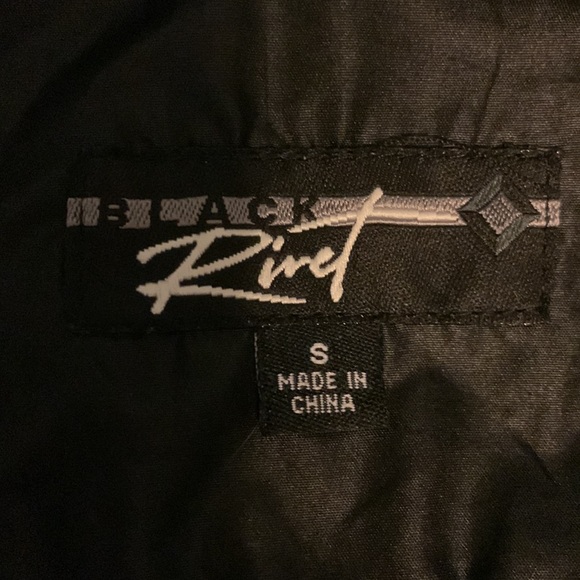 Black winter coat - - Picture 2 of 4